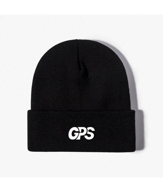 The knitted hat made of acrylic is fashionable and warm, suitable for everyone