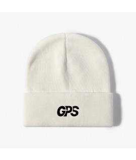 The knitted hat made of acrylic is fashionable and warm, suitable for everyone